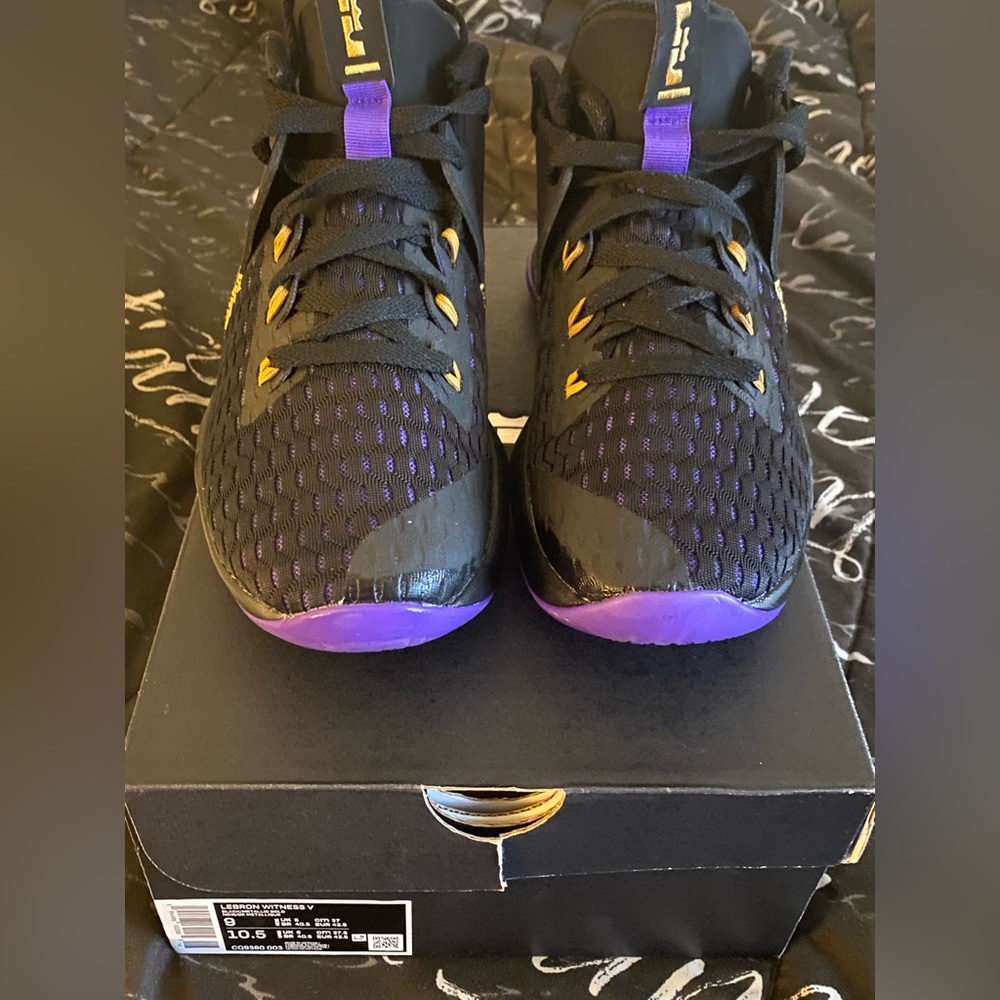 LeBron Witness 5 'Lakers' Men’s 9/ Women’s 10.5